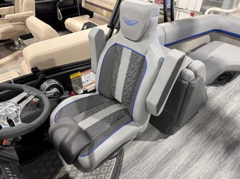 2026 Bennington 22MFB - SPS - Blackout US-ETWC6648J526 [photo 11]